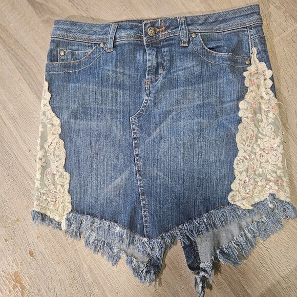 Candie's Dresses & Skirts - VTG Candie's Y2K Denim Mini Skirt 🍭 Lace Patchwork & Distressed Hem - Sz 5